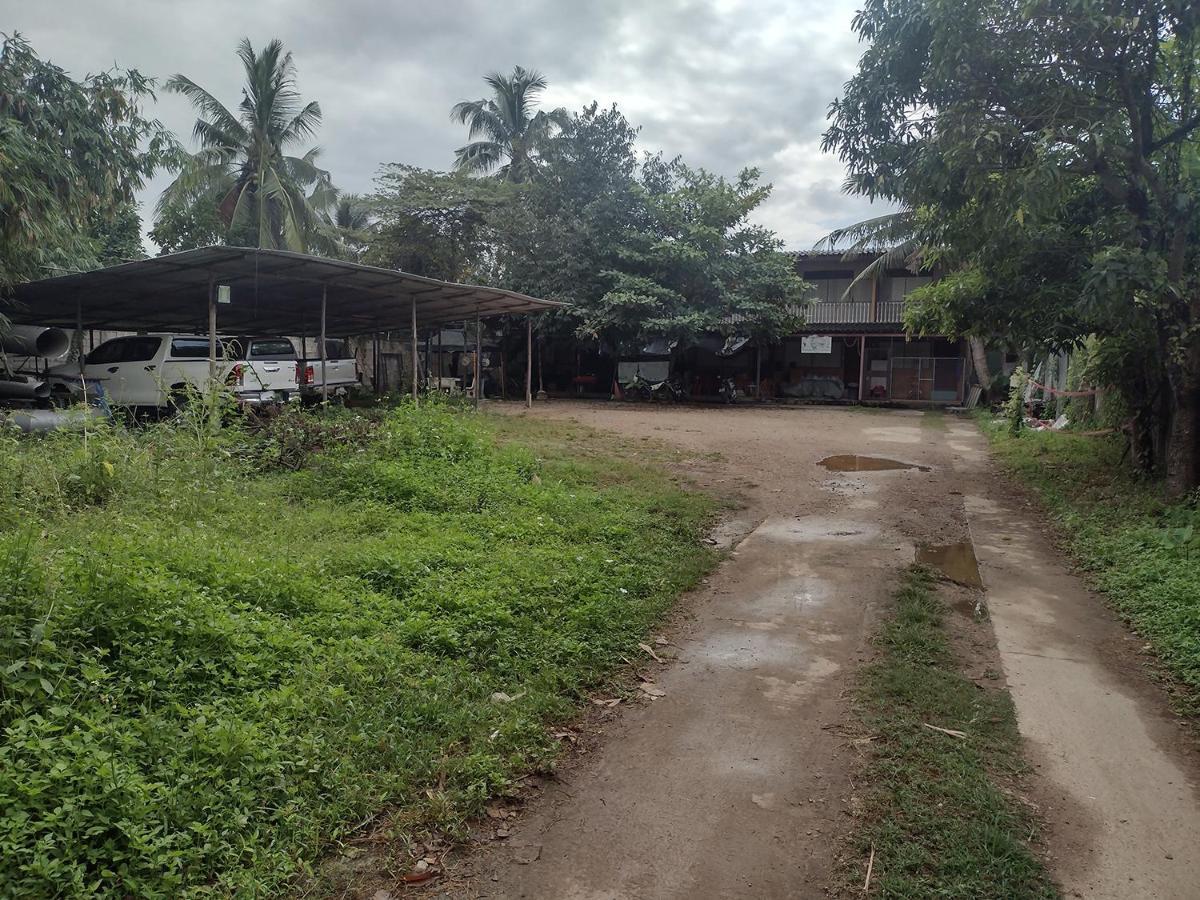 Mae Sot Commune Екстериор снимка
