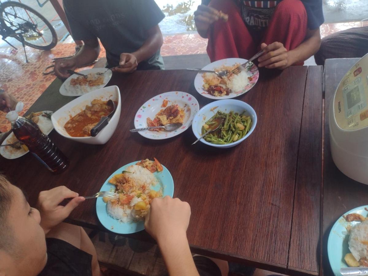 Mae Sot Commune Екстериор снимка