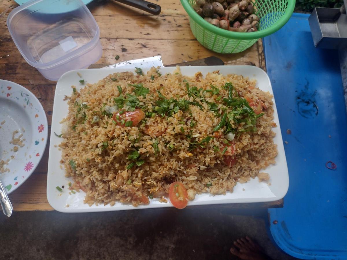 Mae Sot Commune Екстериор снимка