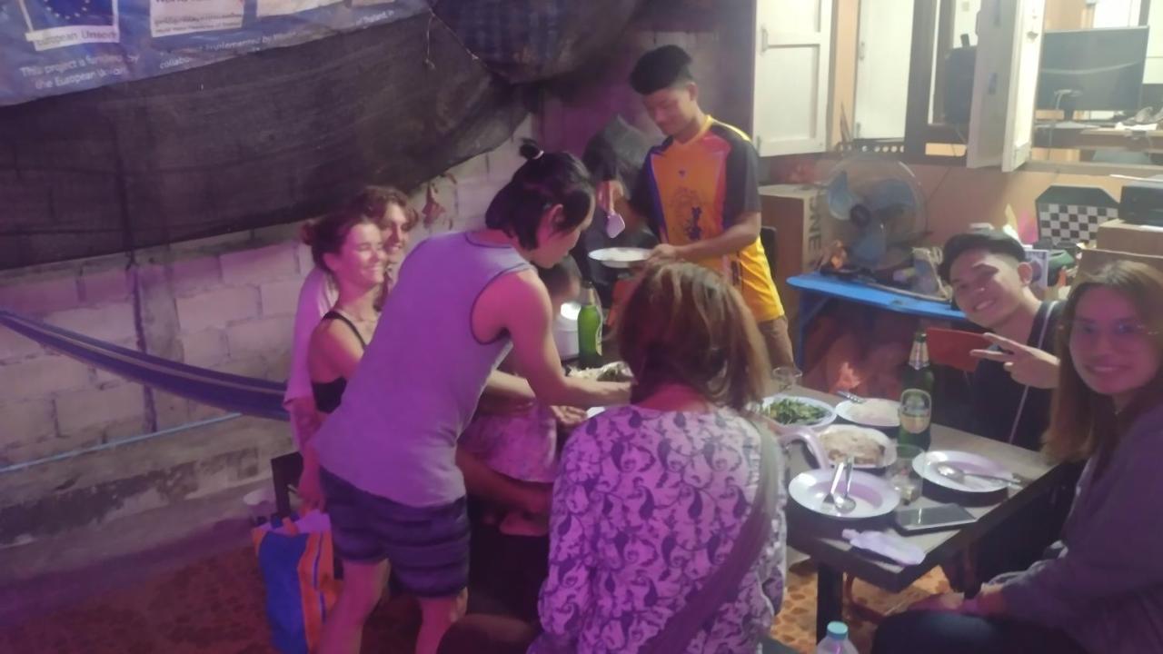 Mae Sot Commune Екстериор снимка