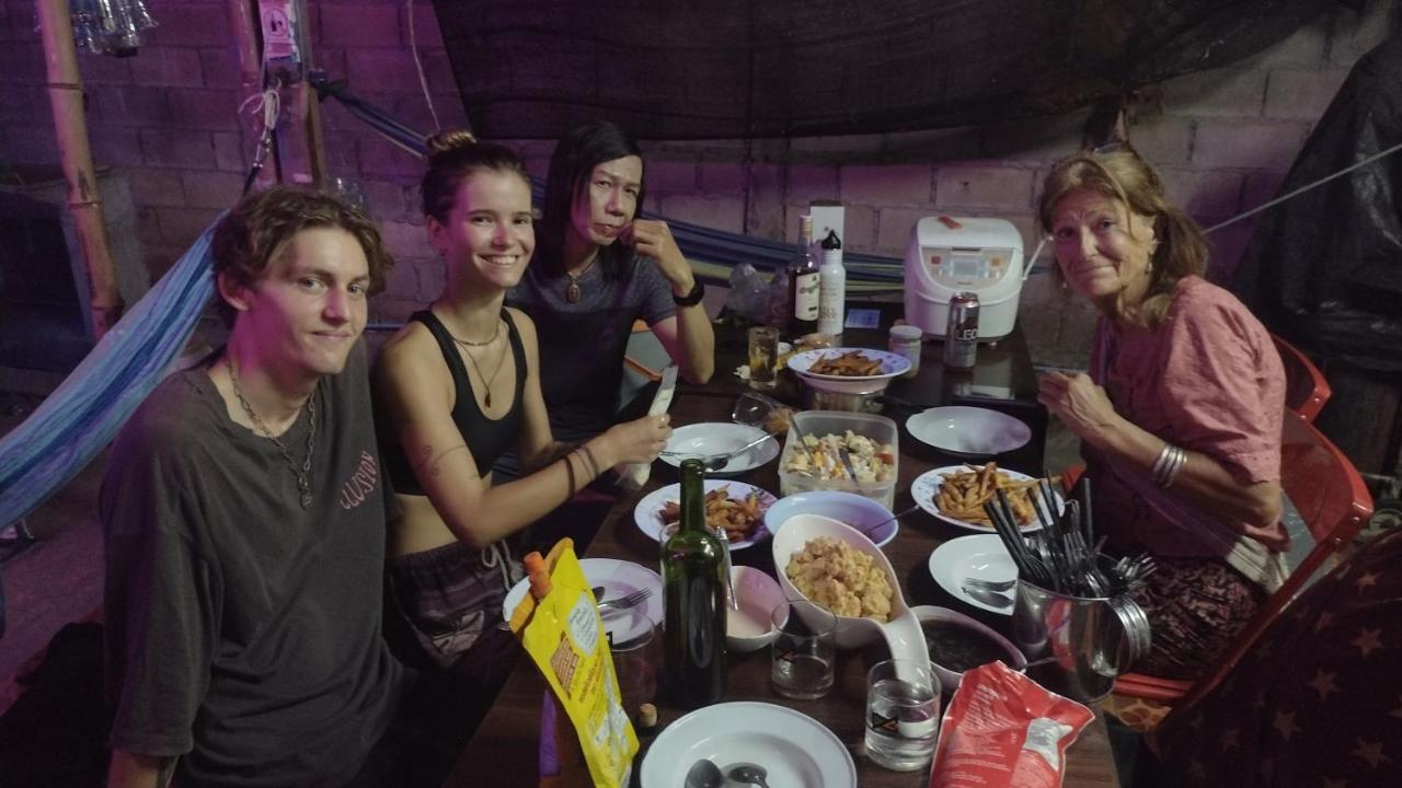 Mae Sot Commune Екстериор снимка