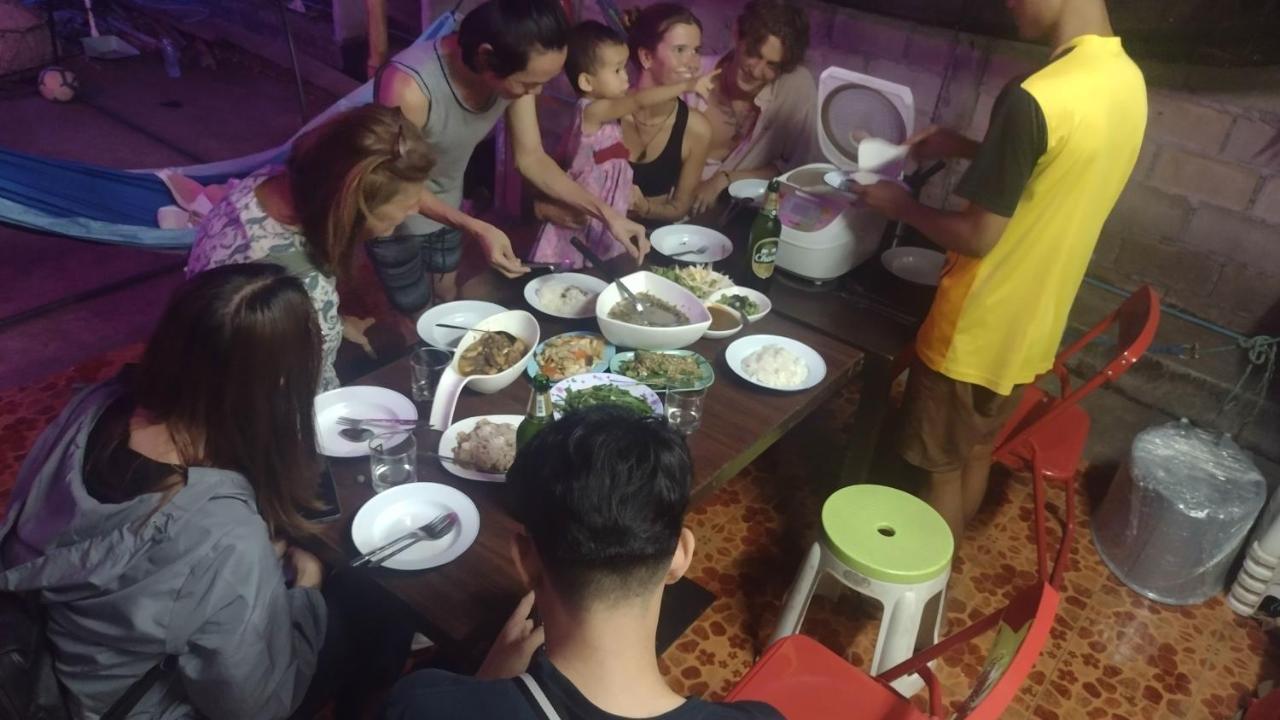 Mae Sot Commune Екстериор снимка
